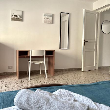 Lorenzo'S House Catania City Centre - Comfortable Large Apartment With 2 Bedrooms And 2 Baths, Close To Trains, Metro And Bus Station Zewnętrze zdjęcie